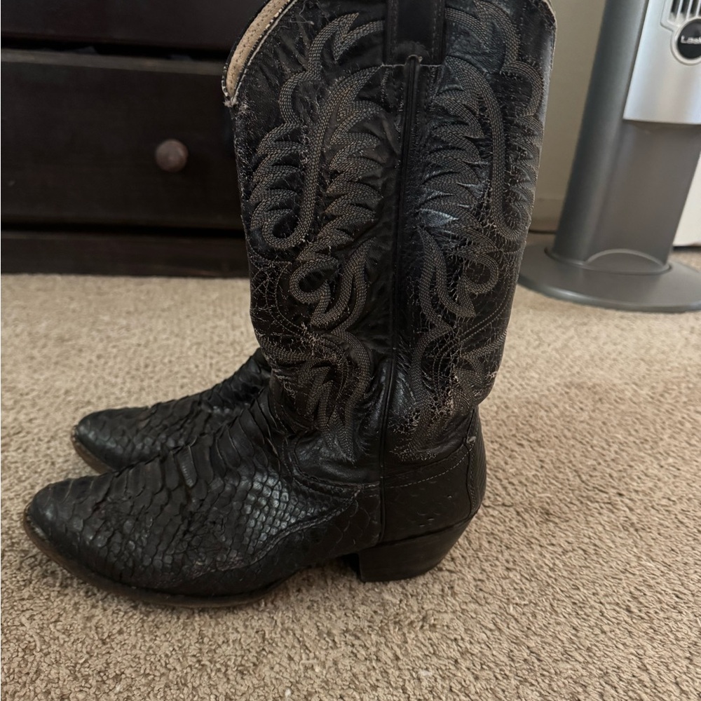 Justin’s brand leather Black snakeskin cowboy boots W 8.5